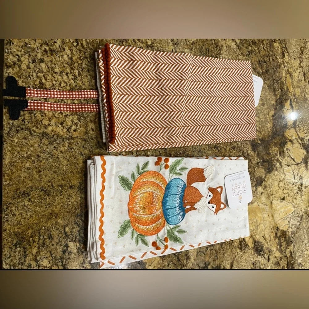 SIGRID OLSEN FOX FALL KITCHEN TOWEL BUNDLE - (2) Sets of 2 Brand new